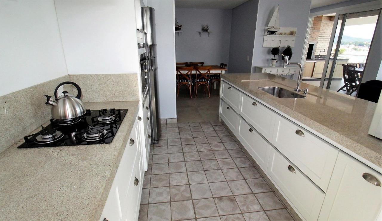 1080 - Apartamento Com Vista Para O Mar Em Bombinhas Buitenkant foto